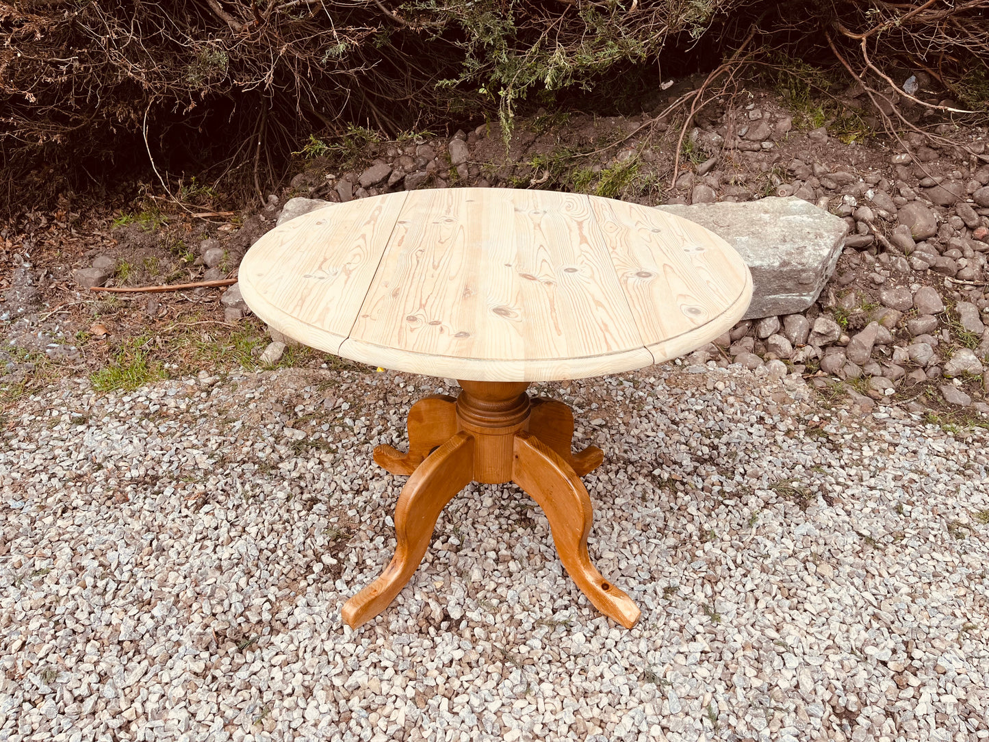 Solid Wood Drop Leaf Dining Table – Round Pedestal Farmhouse Kitchen Table
