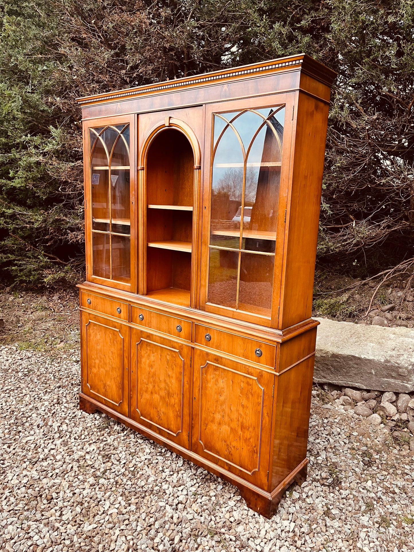 Large Georgian Style Burr Wood Display Cabinet – Glazed Bookcase Dresser