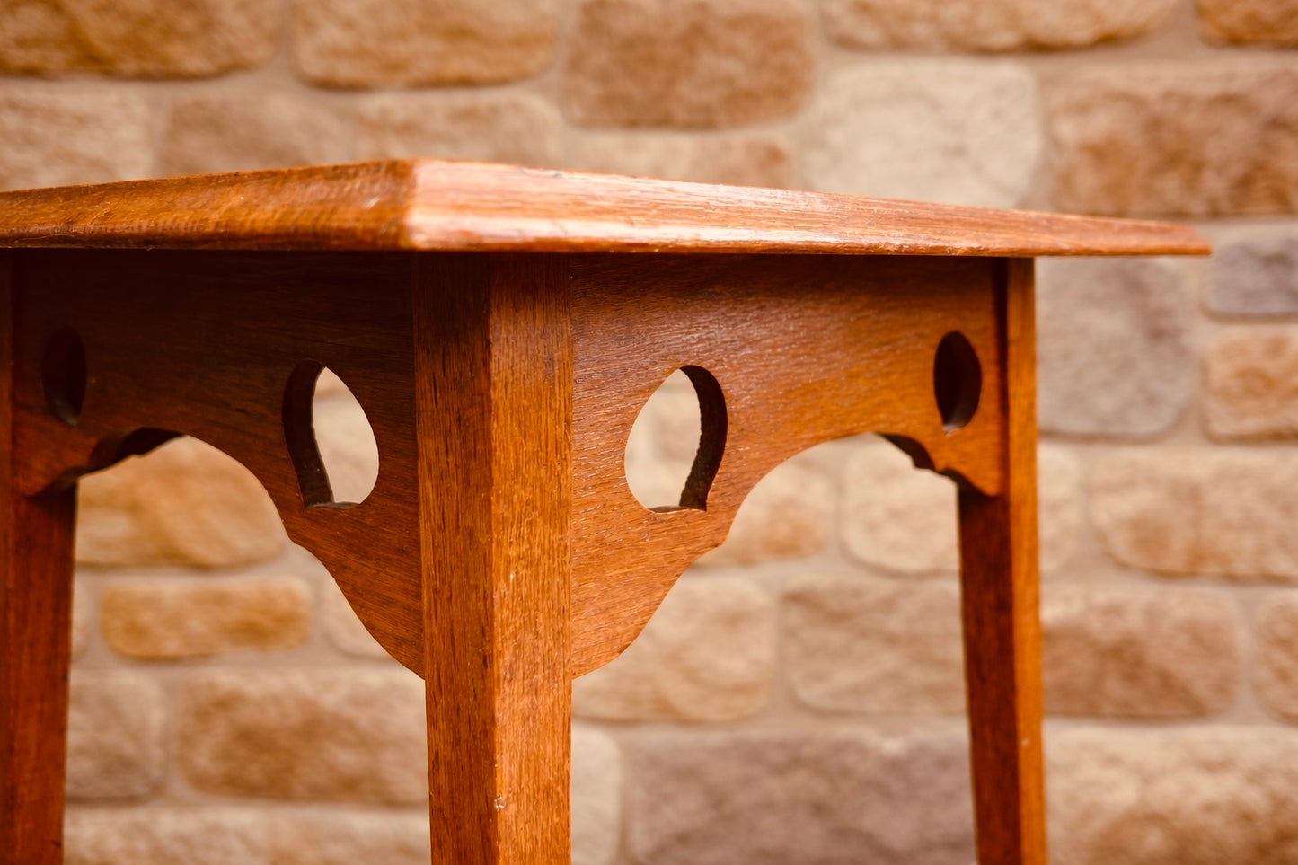 Arts & Crafts Oak Side Table with Pierced Detail – Vintage 1930s Lamp / Bedside Table