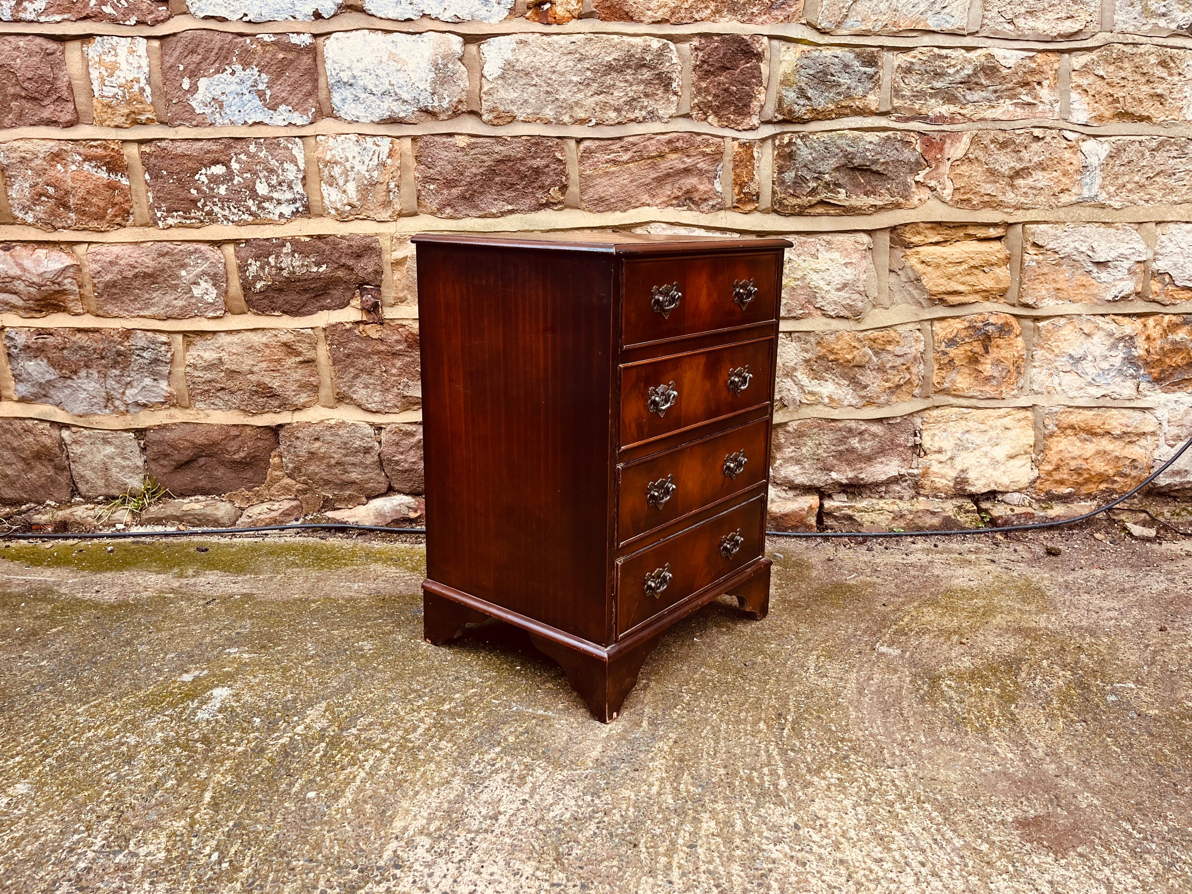 Vintage Mahogany Bedside Chest of Drawers c.1930s–1950s – Georgian Style 4 Drawer Edwardian Revival Chest