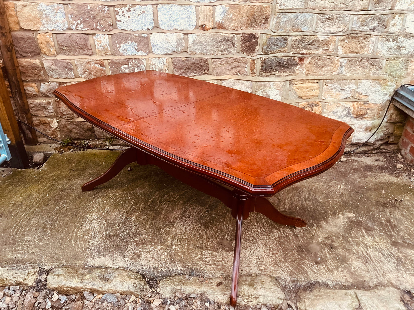 Vintage Mahogany Extending Dining Table – Twin Pedestal – Seats 6–8 – Classic Curved Edge