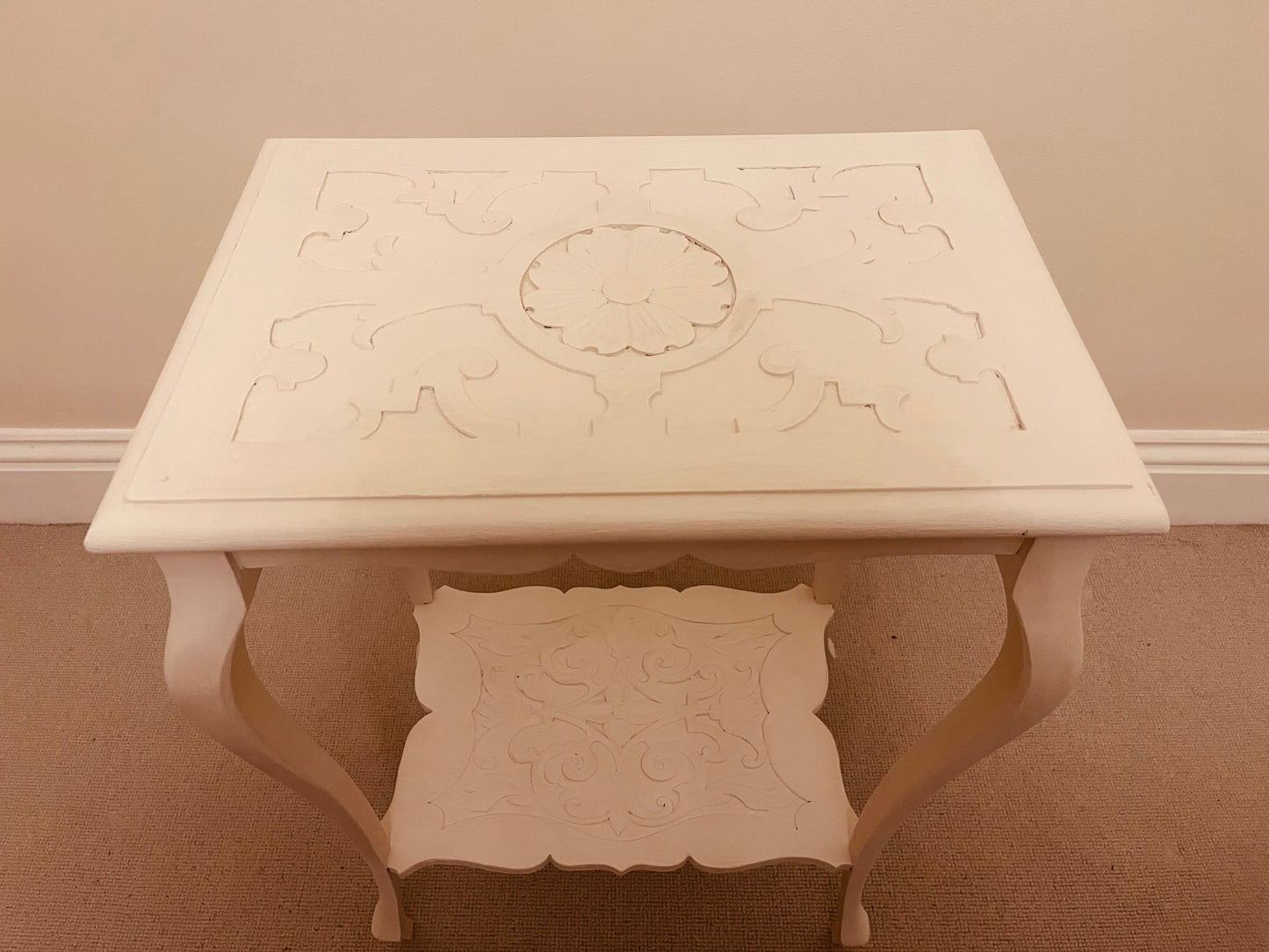 Hand-Carved French Style Side Table – Ivory Painted Wooden Table with Ornate Detailing and Cabriole Legs